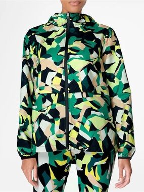 SWEATY BETTY Green Camo Figure Print Pack it Up Mac Waterproof Jacket